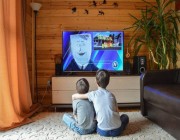 دراسة تحذر: قضاء الأطفال أكثر من ساعتين أمام التلفزيون يوميًا يصيبهم بالإدمان في الكبر