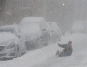 مقتل 22 أميركيا جراء العاصفة الثلجية مع انقطاع الكهرباء واضطراب السفر