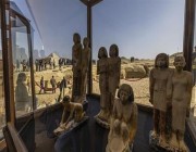 اكتشاف مقابر فرعونية ومومياء مغطاة برقائق الذهب في مصر