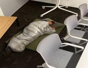 كانت تنام في المكتب.. “تويتر” يفصل الموظفة المتفانية