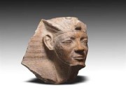بعثة أثرية تكتشف المزيد من بقايا معبد الشمس في مصر