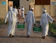 “سلمان للإغاثة” يوزع سلالاً غذائية في السودان