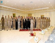 أمير نجران يشارك قادة القطاعات العسكرية بالمنطقة وجبة الإفطار