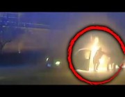 إطار مثقوب يشعل حريقاً في سيارة وإنقاذ سائقها المسن بأعجوبة