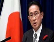 انفجار بالقرب من رئيس الوزراء الياباني أثناء إلقائه خطاباً