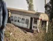 مصر: قطار يخرج عن مساره.. ويدخل منزلاً