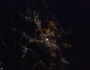 مشهد خلاب من الفضاء للمدينة ومكة بعدسة رائد فضاء إماراتي