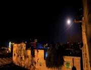 الدفاعات السورية تُسقط صواريخ إسرائيلية في حمص