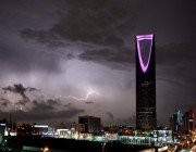 “الأرصاد” تنبه بأمطار وسيول بالعاصمة المقدسة.. ورياح في الرياض والمدينة