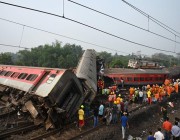 فيديو| الأسوأ منذ عقدين.. ارتفاع ضحايا حادث تصادم 3 قطارات في الهند إلى 288 قتيلا وأكثر من 900 مصاب