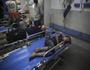 عمليات جراحية دون تخدير في غزة.. ومؤتمر صحافي وسط الجثث