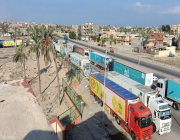 محملة بمواد غذائية ومستلزمات طبية.. أكثر من 120 شاحنة مساعدات إنسانية مكدسة عند معبر رفح بانتظار دخولها لغزة