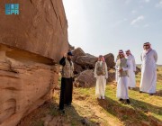 نائب أمير حائل يزور المواقع الأثرية في محافظة الحائط بالمنطقة