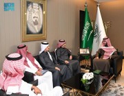 الأمير سعود بن نهار يلتقي مدير فرع الرياضة ونادي هايكنج الطائف