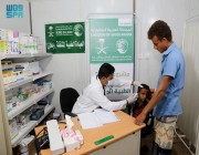 العيادات الطبية لمركز الملك سلمان للإغاثة في مخيم وعلان بحجة تقدم خدماتها العلاجية لـ 195 مستفيدًا