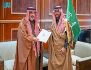 نائب أمير حائل يتسلم التقرير السنوي لفرع هيئة الهلال الأحمر السعودي بالمنطقة