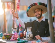 "قبعات المكسيك" تزين رؤوس زوار وأهالي "الرياض"