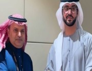 ادارة نادي العين تُقدم درع تذكاري لـ ادارة النصر