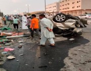 ‏بالفيديو | حادث سيارة مسرعة تصطدم بسفرة إفطار صائم في مكة