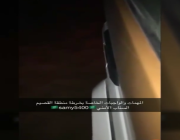 بالفيديو مداهمة إحدى المواقع المشبوهة بالقصيم عبر السناب الأمني