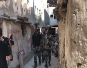 بالصور والفيديو: قوات أمن الدولة تتجول في حي المسورة بعد تطهيرها من الإرهابيين.. والعثور على مصنع قذائف