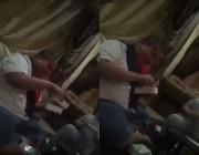 فيديو لردة فعل غير متوقعه من ابن سعودي فاجأه أبيه بهدية “آيفون” يتصدر تويتر