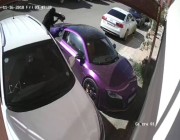 بالفيديو والصور: رجل يتنكر بعباءة ويحرق سيارة بقيمة 600 ألف ريال في جدة