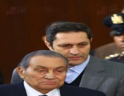 فيديو وصور.. لأول مرة مبارك ومرسي وجهًا لوجه بقضية اقتحام السجون