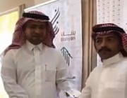 “هذا حلم ولا علم”.. فيديو يوثق فرحة مواطن خلال تسلم منزله من وزير الإسكان