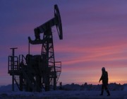 النفط يهبط في مستهل تعاملات 2019