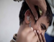 كيف تعالج انسداد الأذن وتنظفها بشكل صحيح؟