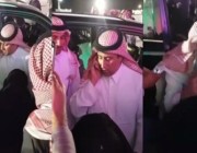 بالفيديو.. عطف الأمير سلطان بن سعود على عجوز طلبت مساعدته لعتق رقبة ولدها