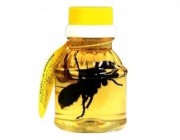 «دبابير ميتة» داخل العسل.. منتج غذائي جديد مثير للجدل