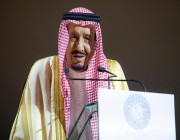 فيديو..الملك سلمان: أقف هنا لأشكر الأمير خالد الفيصل ابن البطل فيصل بن عبدالعزيز