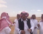 بالفيديو.. عبدالعزيز بن فهد متفقدا مزرعته بعد الأمطار: ” لا تردون أحد من الناس “