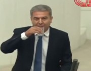 شاهد مهزلة في البرلمان التركي.. نائب يشرب في نهار رمضان وأخر: تركيا ليست مسلمة