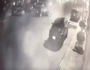 فيديو.. متهور يفحط في شارع بالخبر ويصدم سيارة متوقفة ويهرب