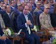 فيديو.. السيسي يفاجئ مسؤولا عسكريا مصريا بسؤال عن راتبه.. “أنت بتقبض كام”؟