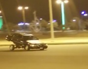 يستعرض بسيارته في أحد منتزهات السعودية واحدث كارثة!