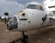 زامبيا.. ركاب طائرة ينجون من موت محقق بعدما دمر البرق مقدمتها (صور)