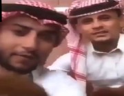 فيديو لوافدين يسخران من الزي السعودي في الرياض.. والشرطة تلقي القبض عليهما