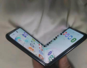 هاتف سامسونج القابل للطي القادم Galaxy Fold 2″ ربما يحمل شاشة من الزجاج