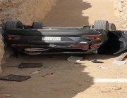 إصابة 3 فتيات نتيجة سقوط سيارة تقودها إحداهن داخل حفرية بالرياض (صور)