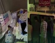 ” استخدموا هويات وبصمات المواطنين ” بالفيديو : شرطة الرياض تطيح بتشكيل عصابي والكشف عن جنسياتهم والجرائم التي ارتكبوها !