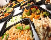 “الداخلية”: تعديل الأوقات التي يُسمح خلالها بفتح نشاط المطاعم في شهر رمضان