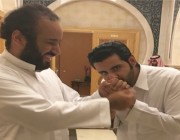 صورة جميلة تجمع سمو ولي العهد مع ابن عمه الأمير سعود