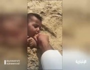 حقوق الإنسان تتفاعل مع مقطع لشخص يطعم الرمال لطفل رضيع