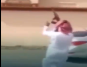 القبض على مواطن ظهر في فيديو متداول وهو يطلق النار من ســلاح رشاش بتثليث (فيديو)