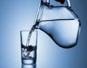 علماء يوضحون تأثير تناول كوب ماء صباحا