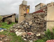 نجاة أسرة بأعجوبة من انهيار منزلهم فوق رؤوسهم بجازان (صور)